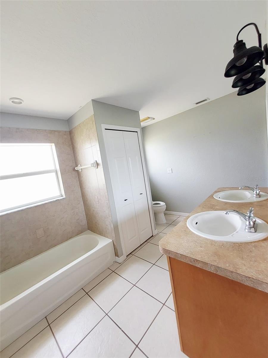 Image 29 of 32 For 4031 Santa Barbara Drive