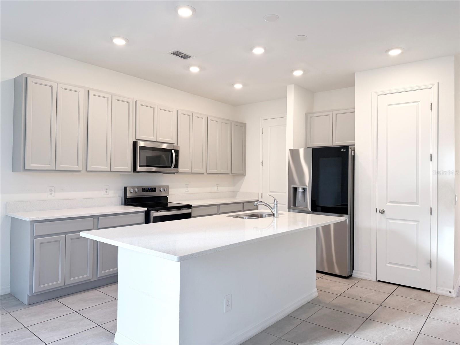 Image 8 of 23 For 1542 Discovery Street