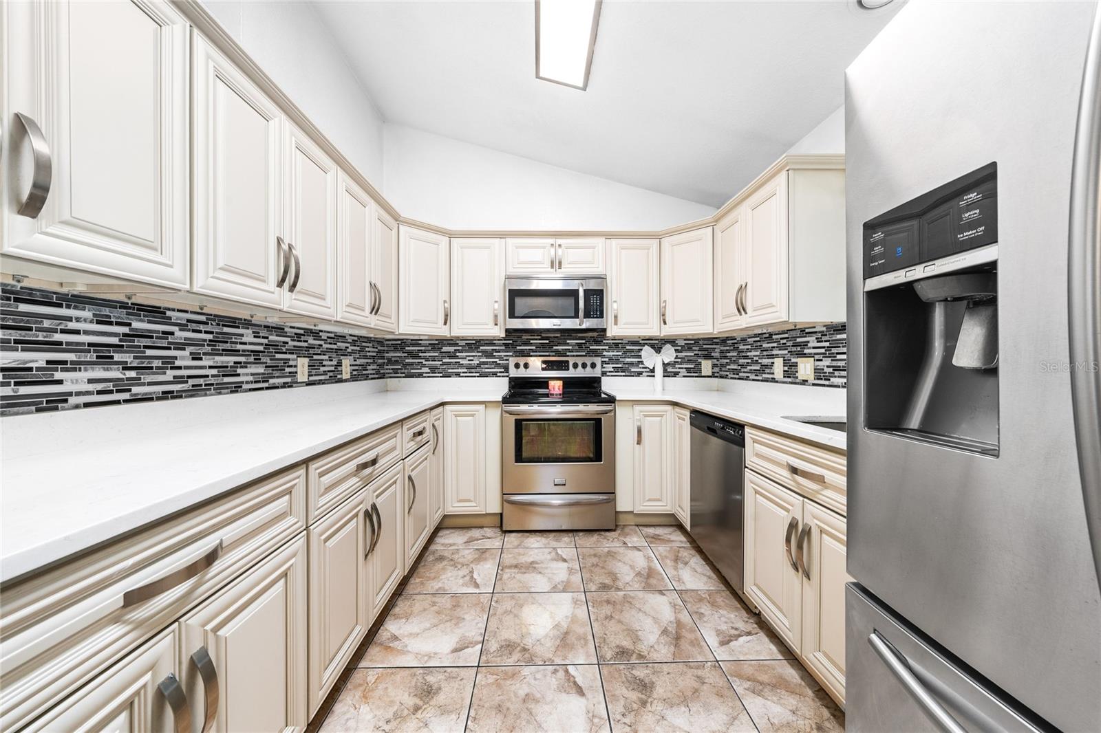 Image 12 of 43 For 10618 Reagans Run Drive