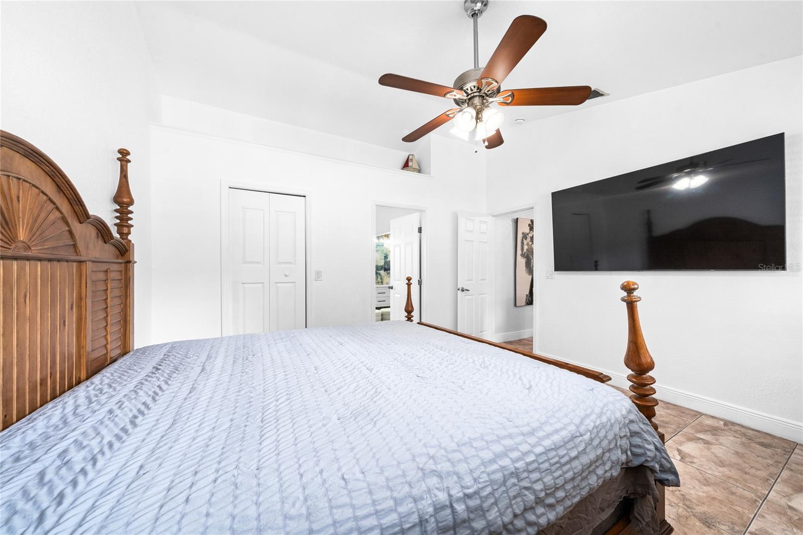 Image 16 of 43 For 10618 Reagans Run Drive