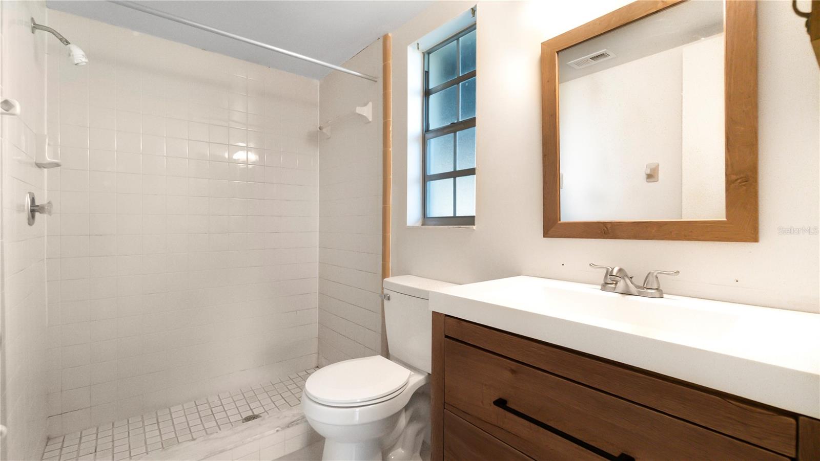 Image 12 of 21 For 4880 Lake Ridge Road 7