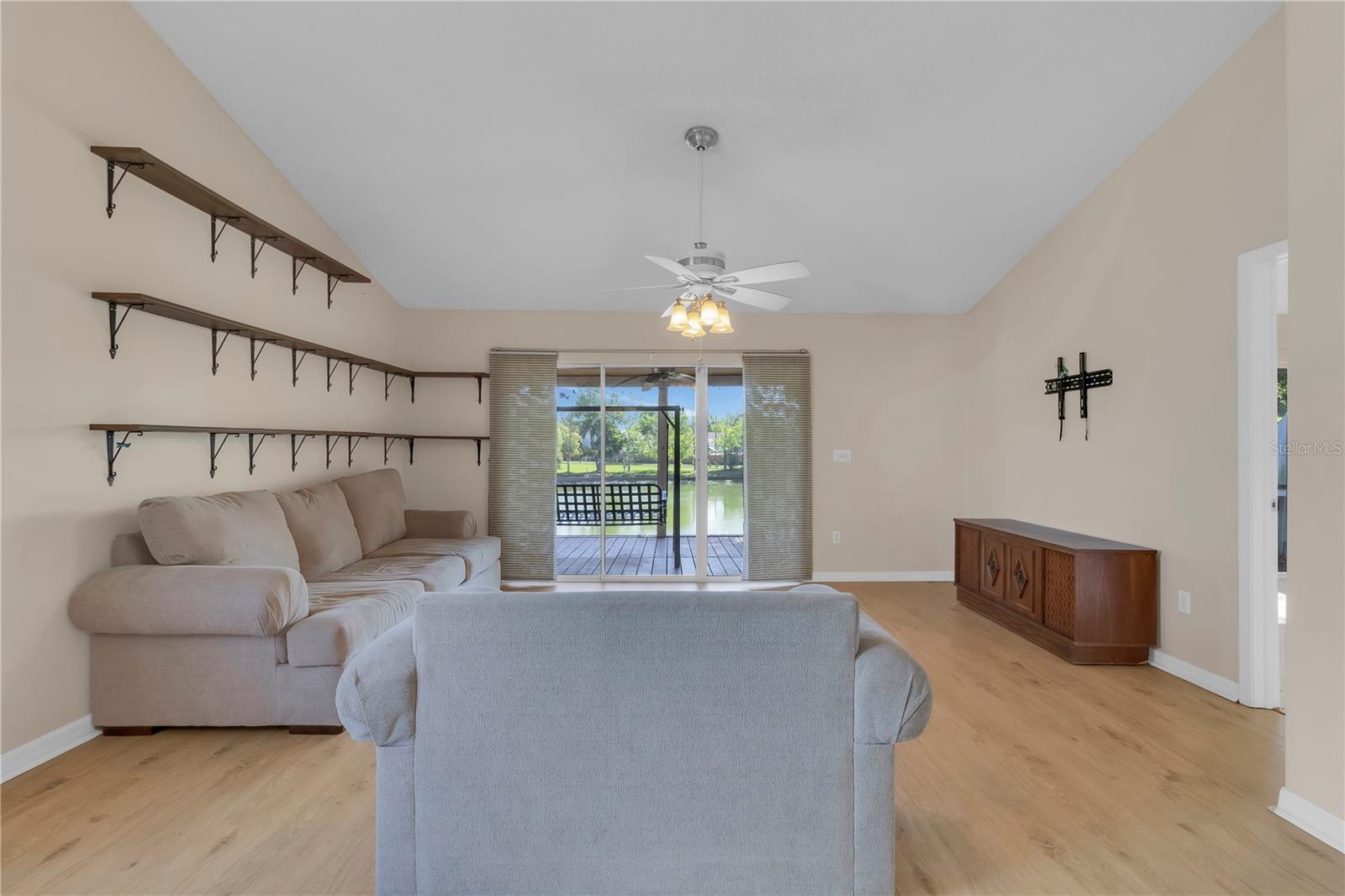 Image 10 of 25 For 1405 Cricket Court