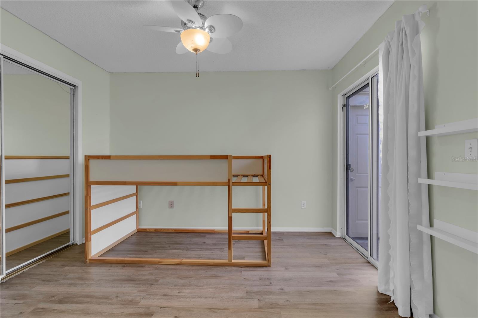 Image 20 of 25 For 1405 Cricket Court