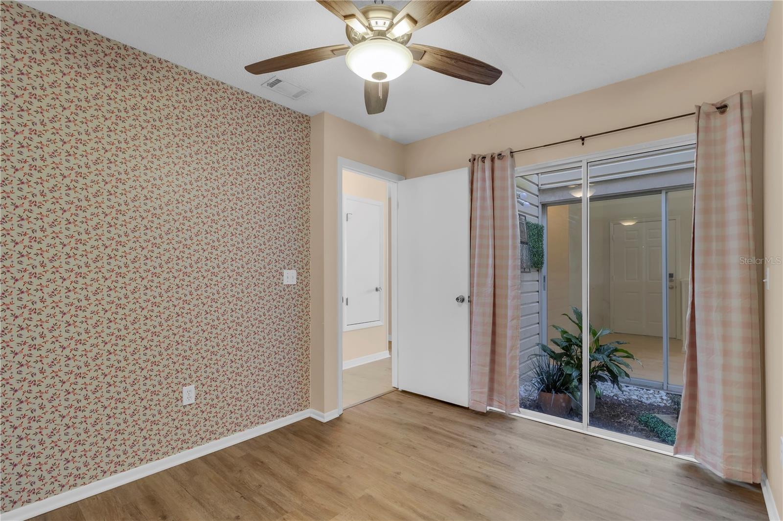 Image 22 of 25 For 1405 Cricket Court