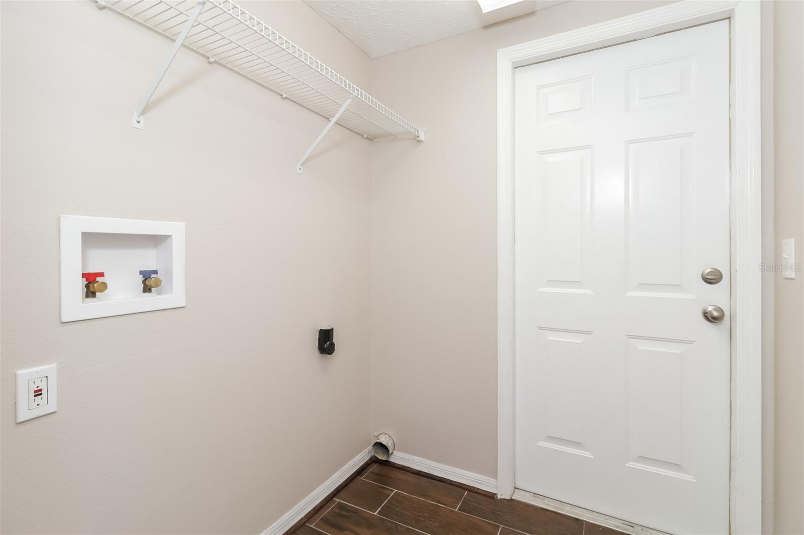 Image 10 of 22 For 10832 New Brighton Court