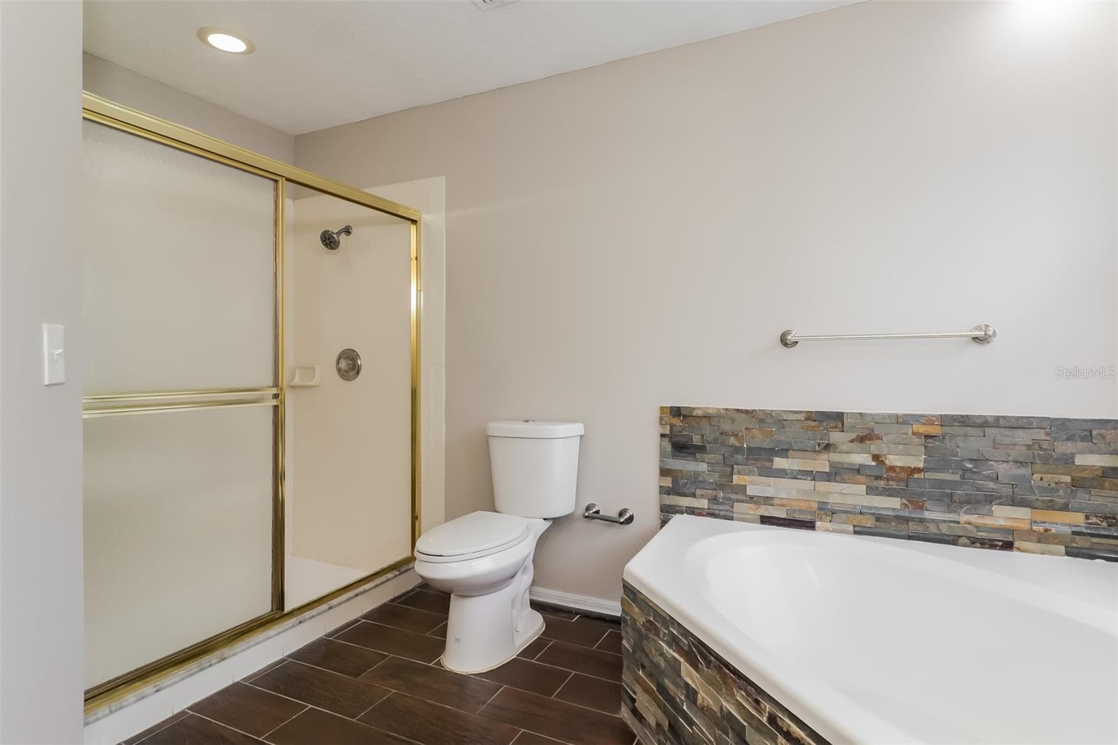 Image 15 of 22 For 10832 New Brighton Court