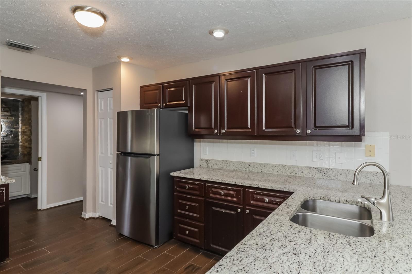 Image 8 of 22 For 10832 New Brighton Court