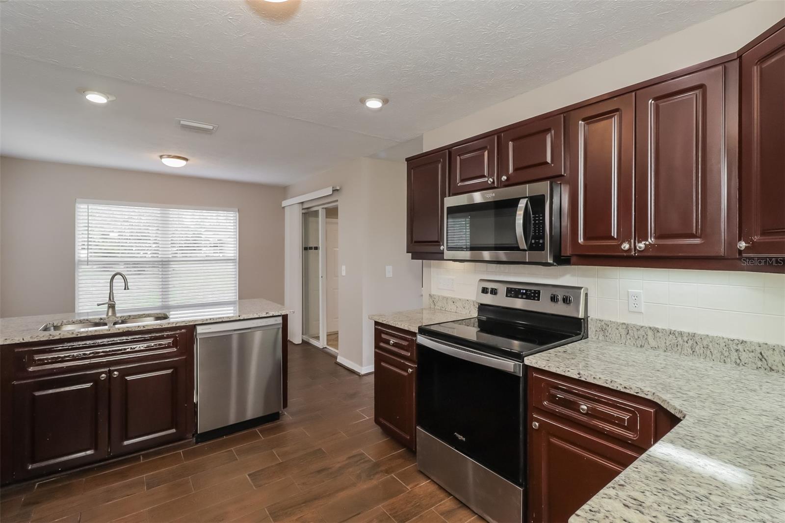 Image 9 of 22 For 10832 New Brighton Court