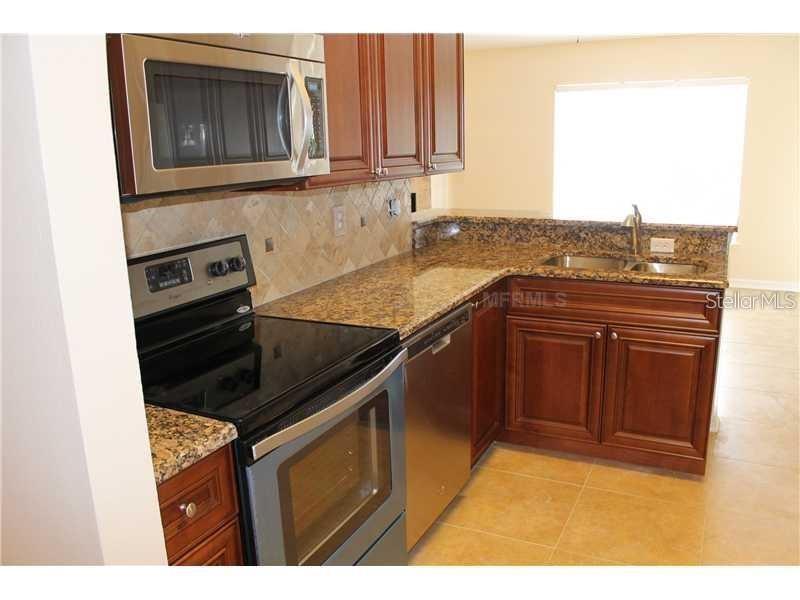 Image 7 of 13 For 17802 Jefferson Street