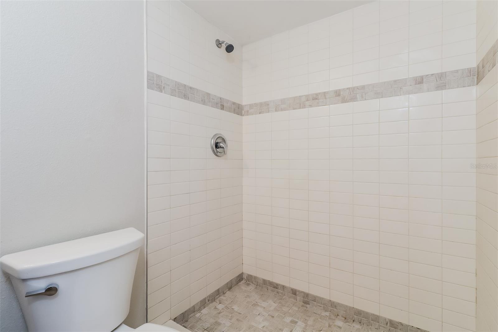 Image 15 of 21 For 2440 Pinetta Court