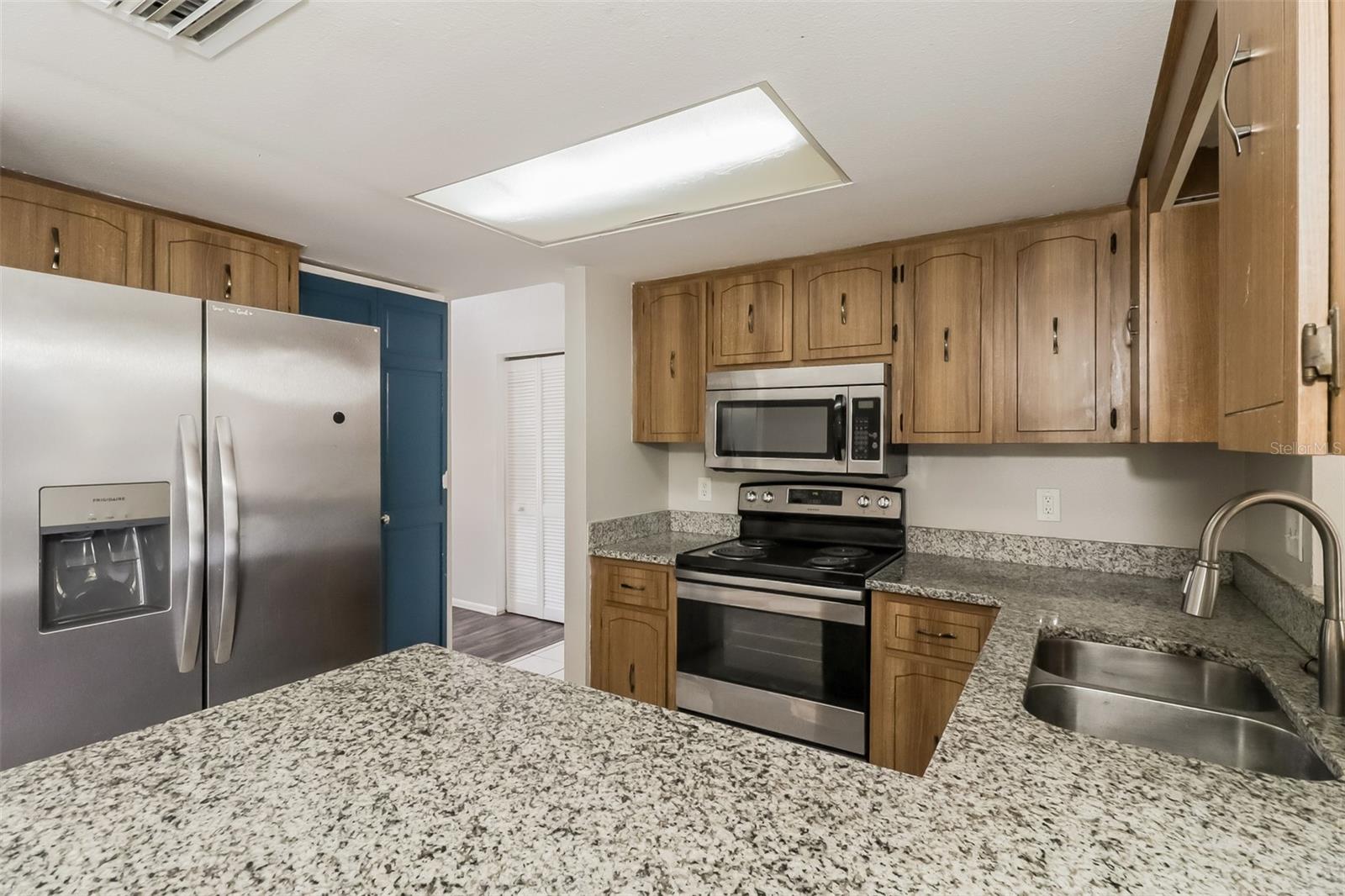 Image 7 of 21 For 2440 Pinetta Court