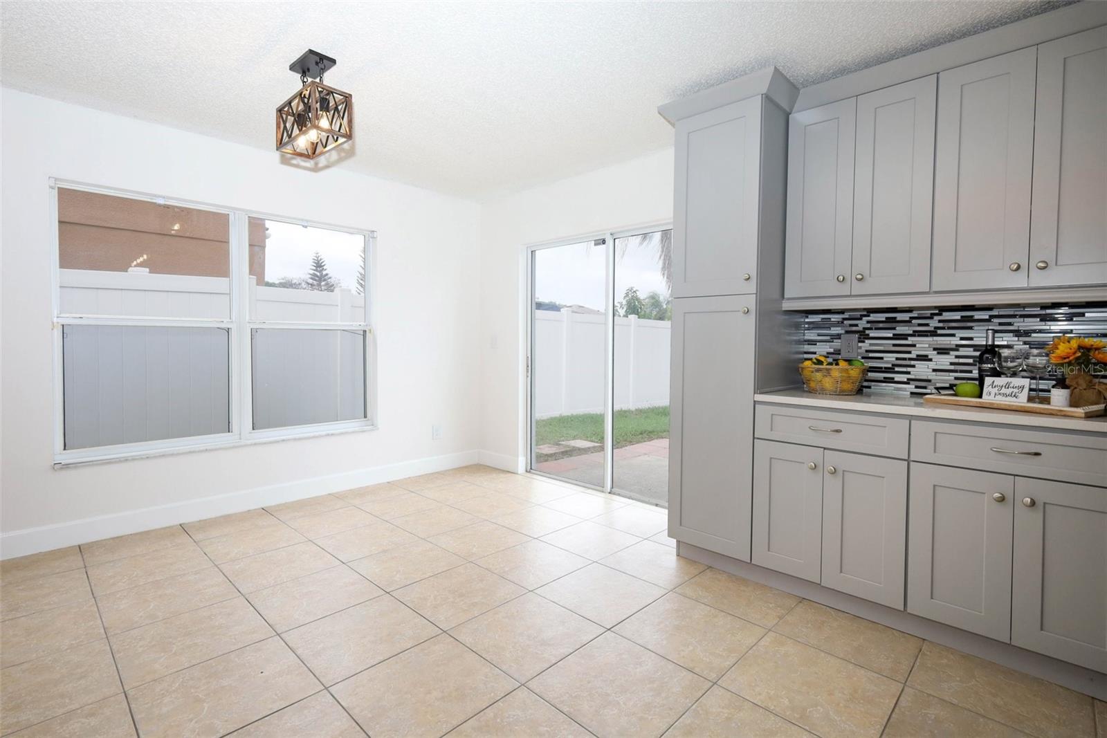 Listing photo id 8 for 15043 Waterford Chase Parkway