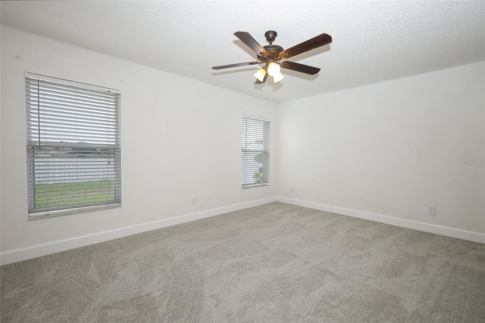 Listing photo id 14 for 15043 Waterford Chase Parkway