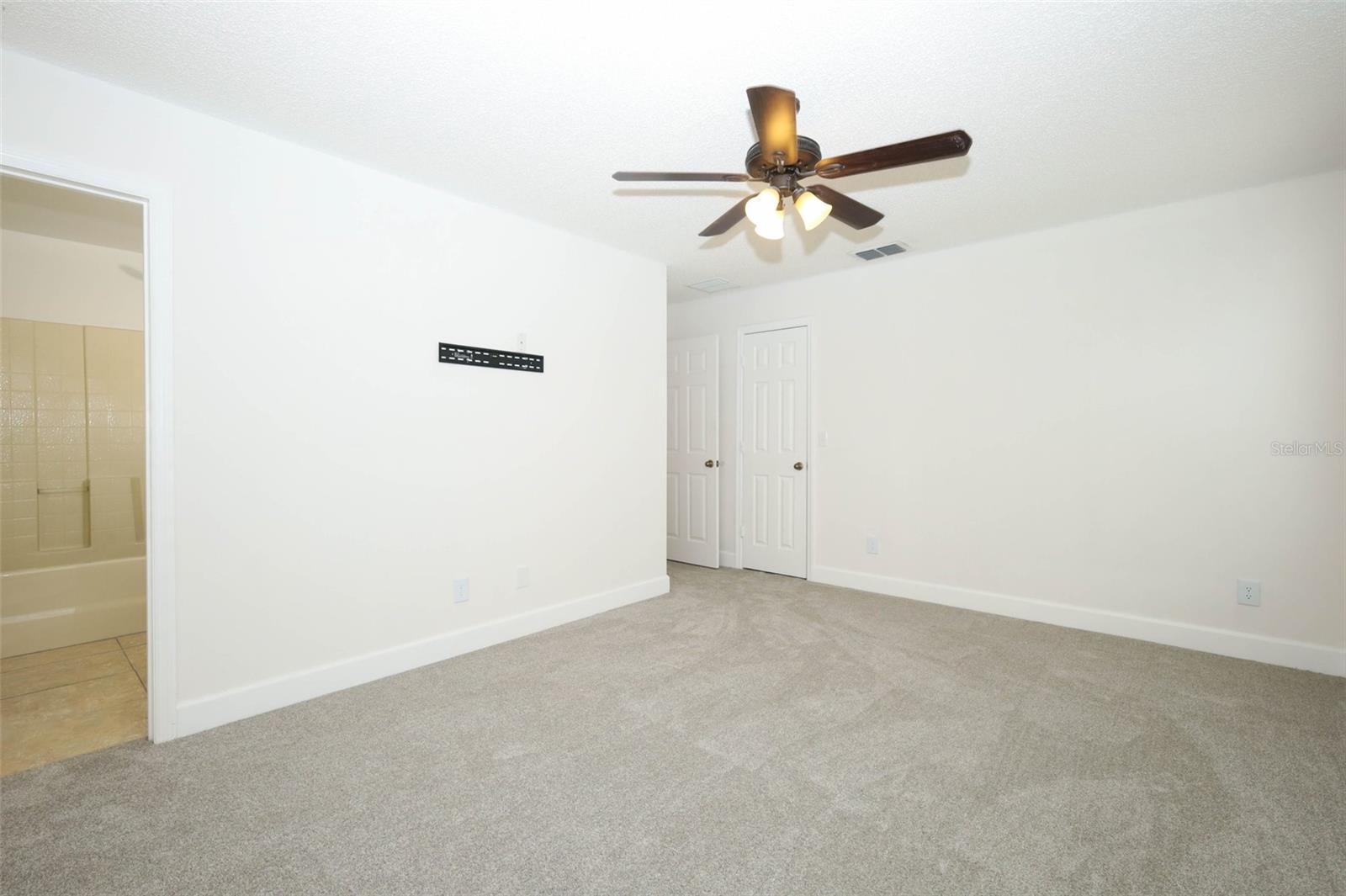 Listing photo id 16 for 15043 Waterford Chase Parkway