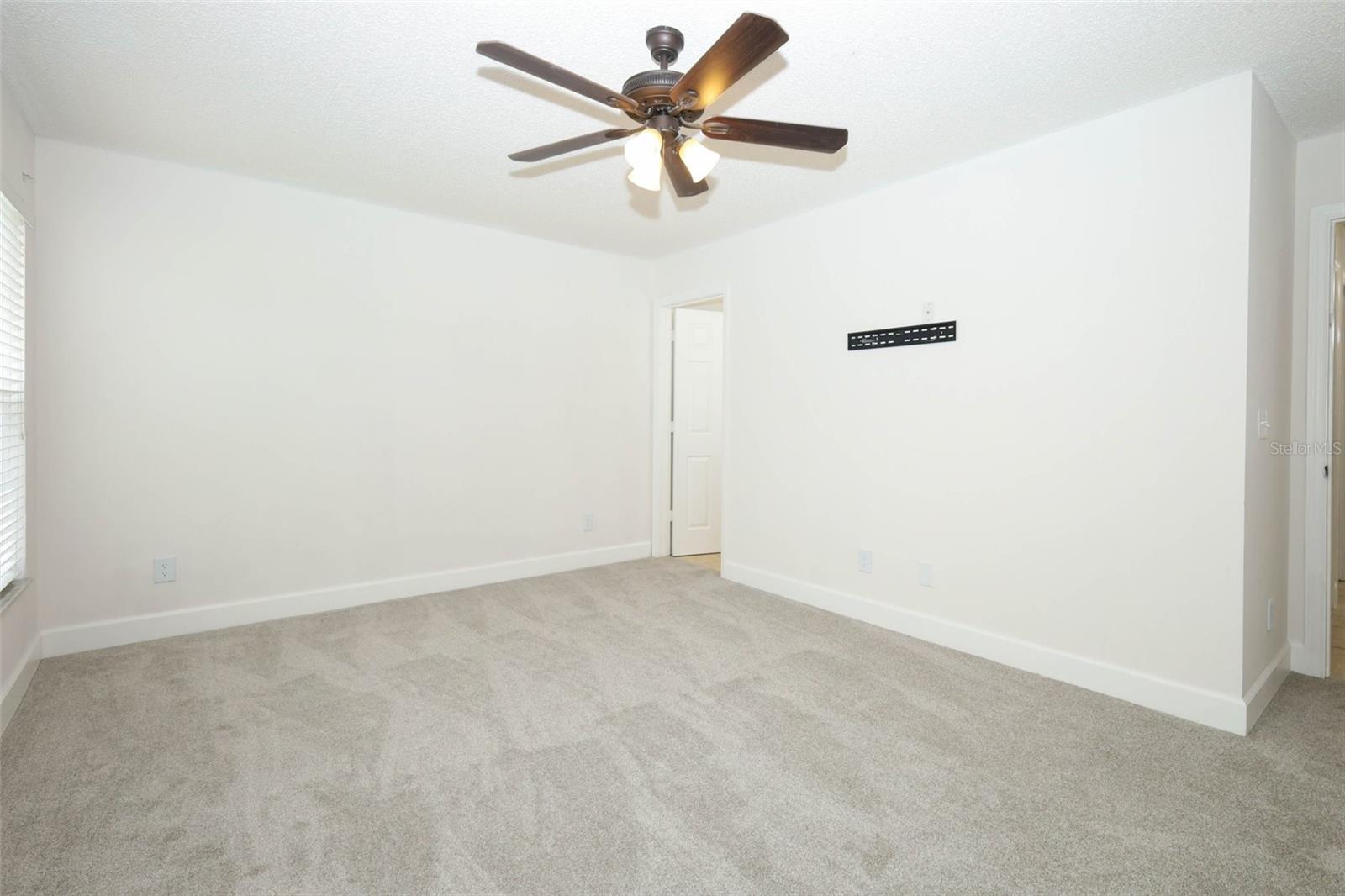 Listing photo id 18 for 15043 Waterford Chase Parkway