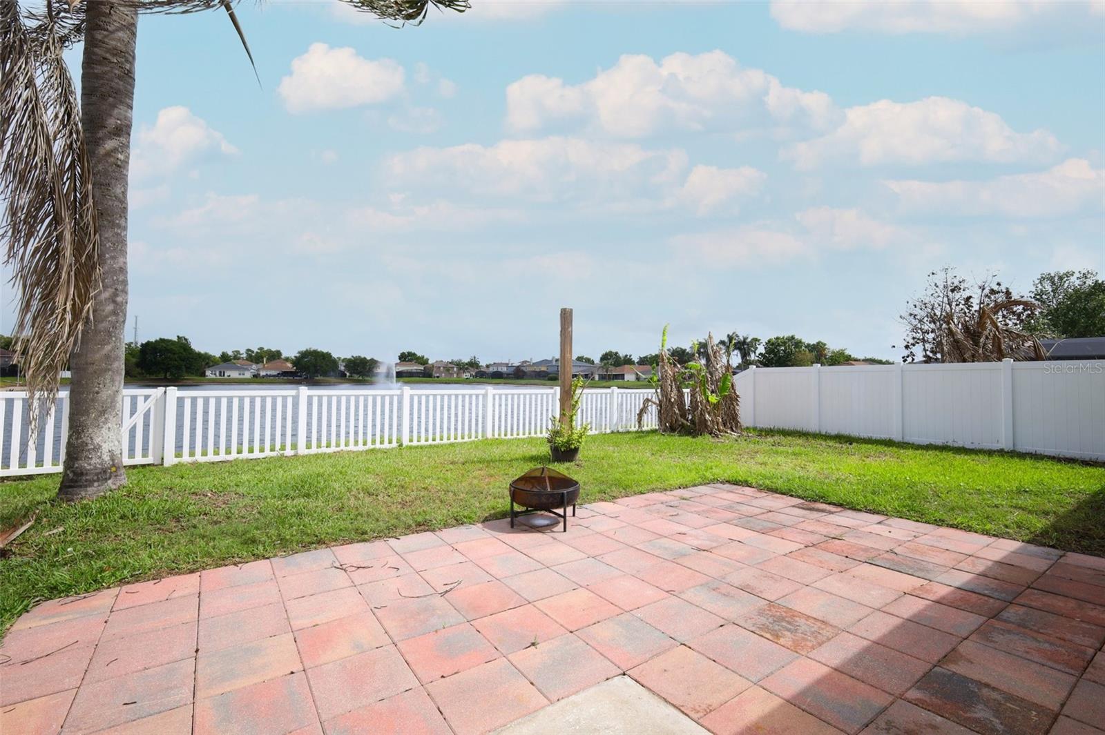 Listing photo id 25 for 15043 Waterford Chase Parkway