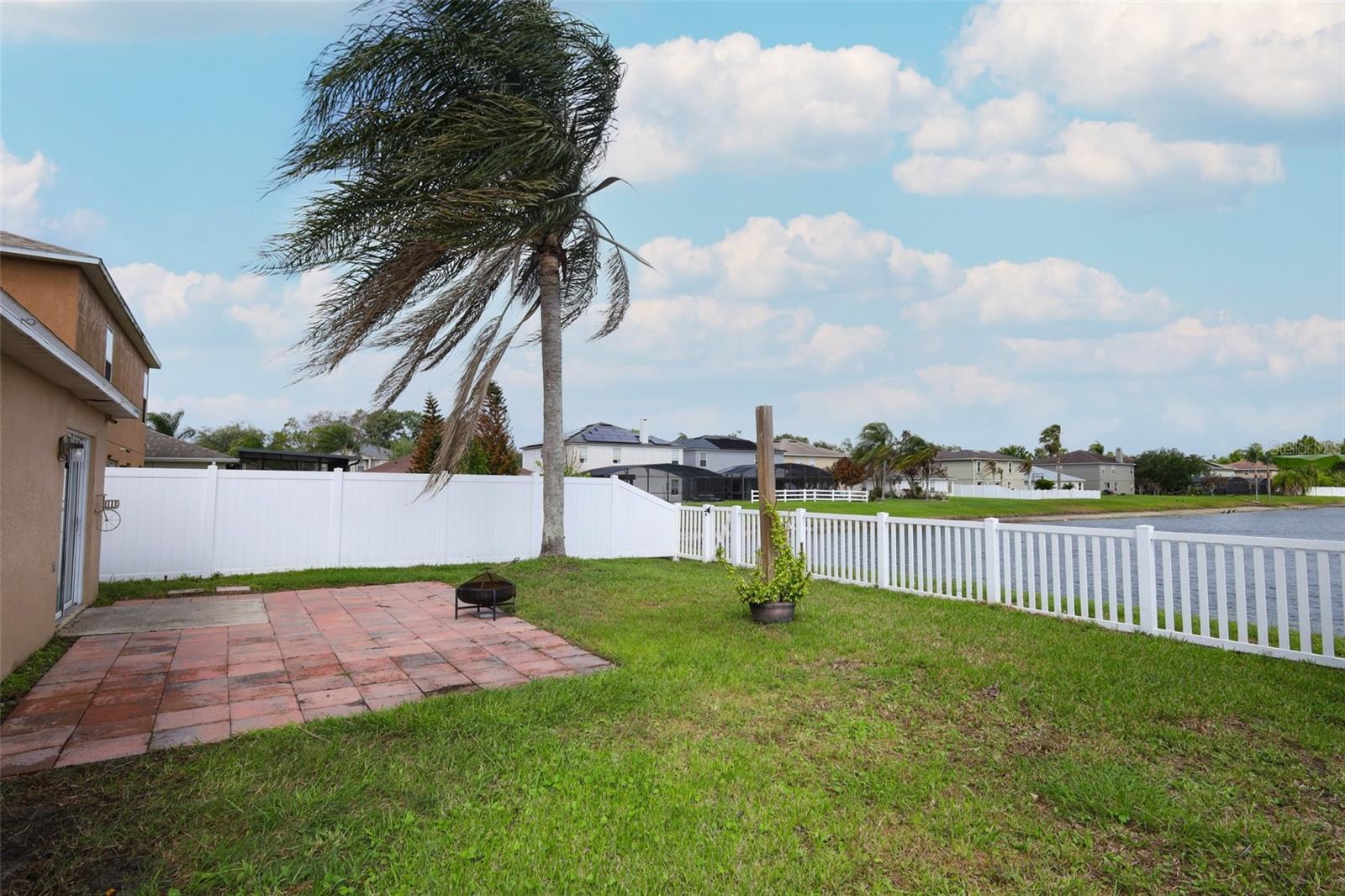 Listing photo id 26 for 15043 Waterford Chase Parkway