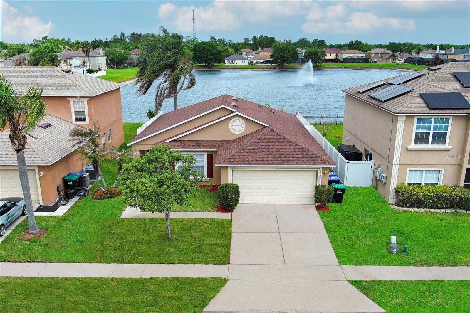 Listing photo id 30 for 15043 Waterford Chase Parkway