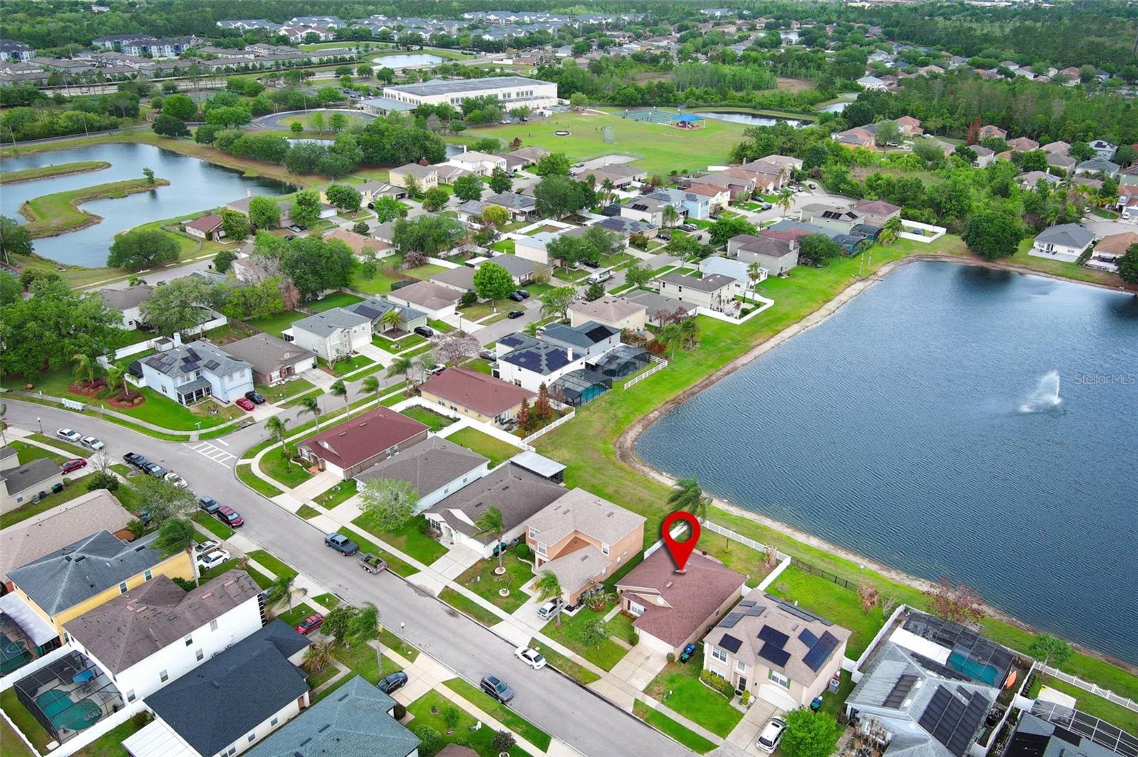 Listing photo id 37 for 15043 Waterford Chase Parkway