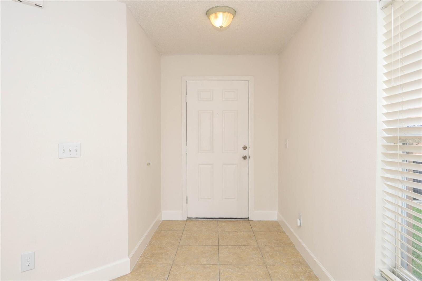 Listing photo id 2 for 15043 Waterford Chase Parkway