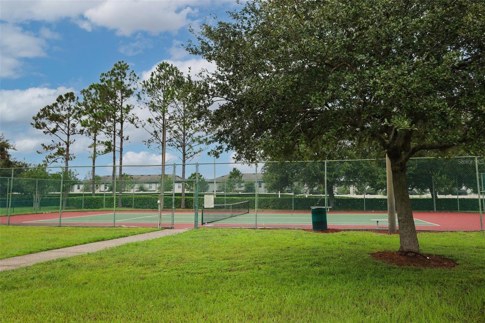 Listing photo id 44 for 15043 Waterford Chase Parkway