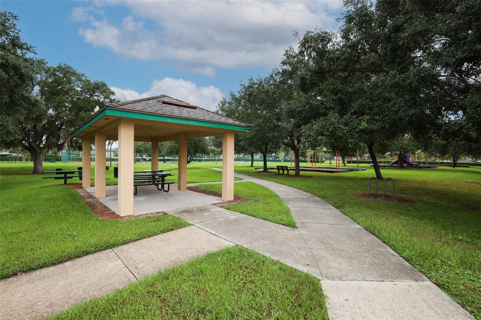 Listing photo id 46 for 15043 Waterford Chase Parkway