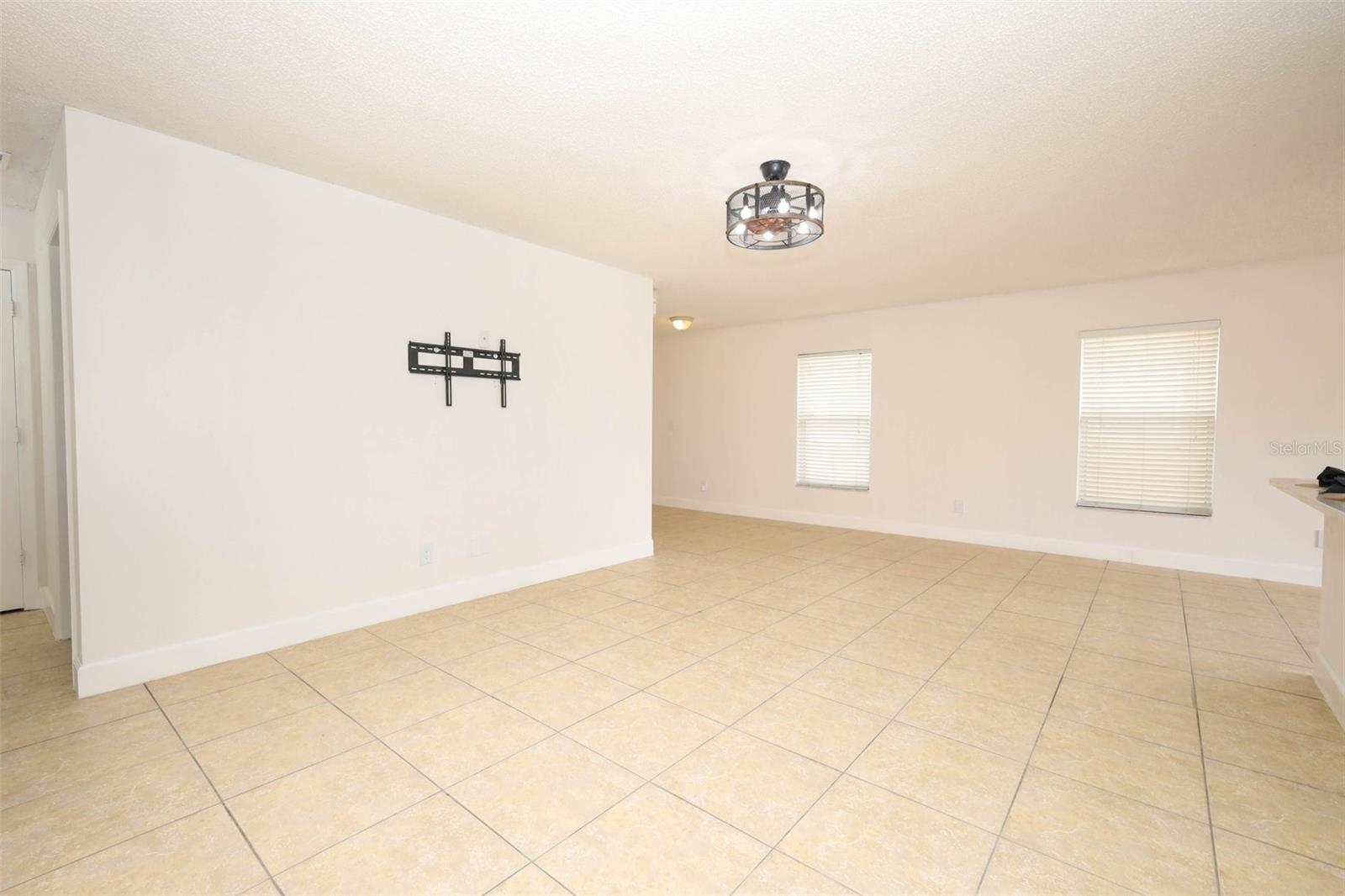 Listing photo id 4 for 15043 Waterford Chase Parkway