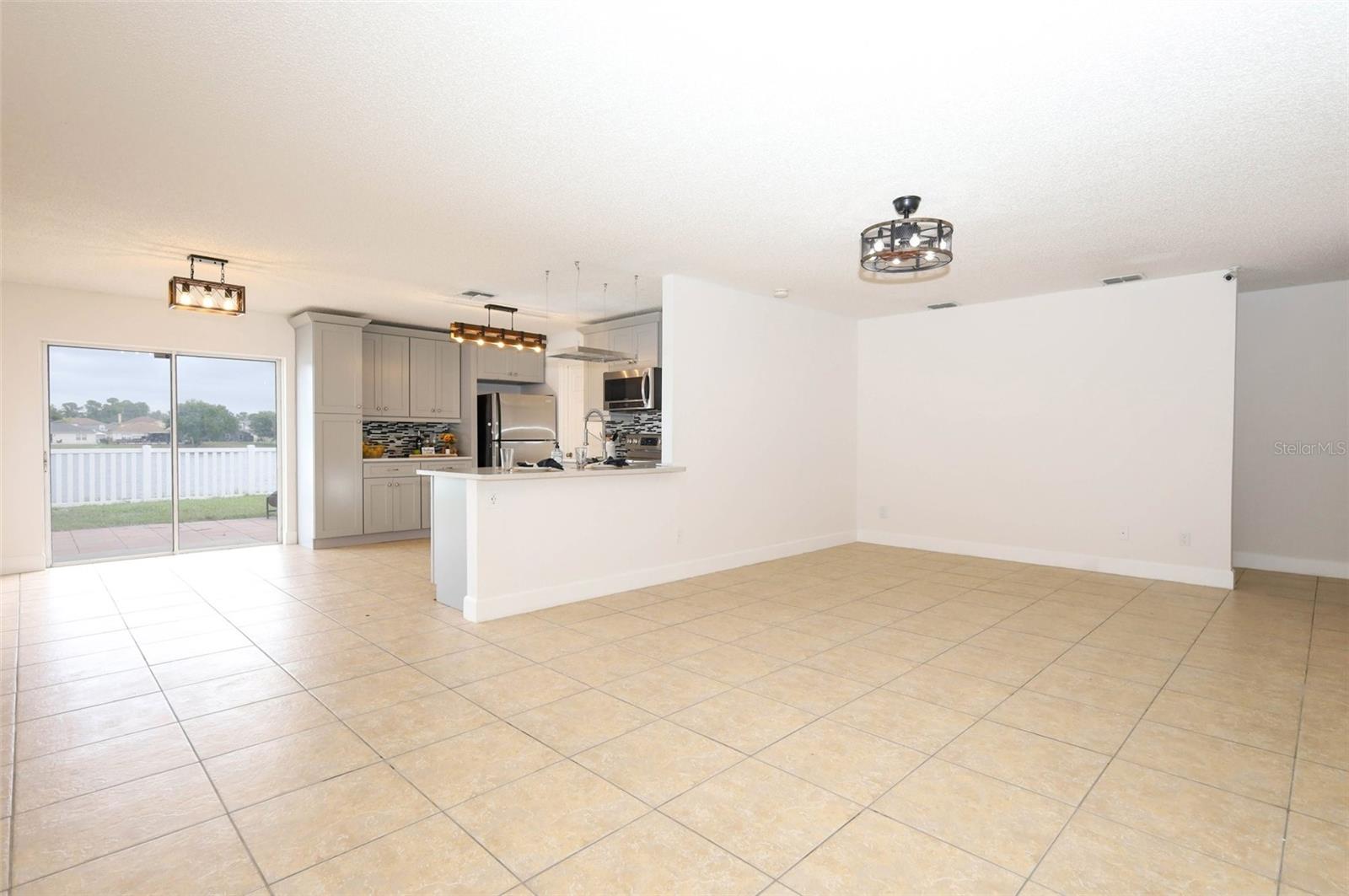 Listing photo id 6 for 15043 Waterford Chase Parkway