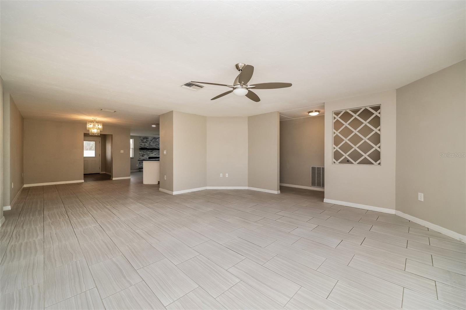 Image 10 of 21 For 8330 Broken Willow Lane