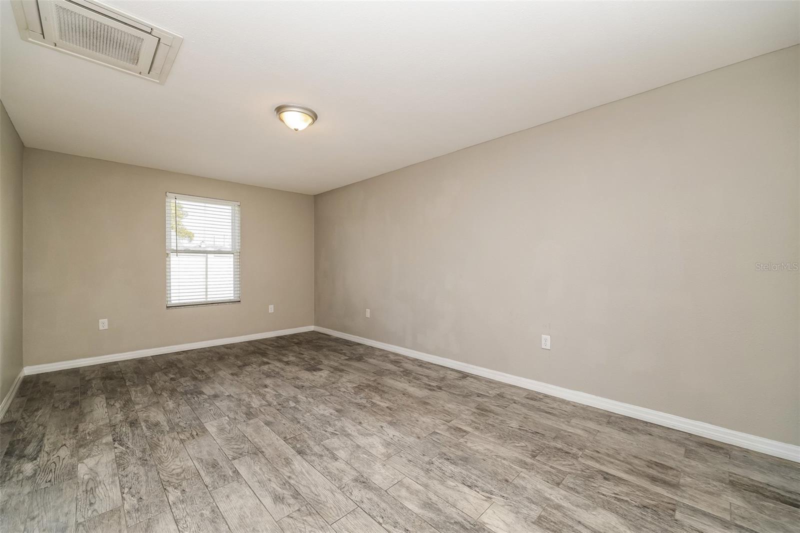 Image 14 of 21 For 8330 Broken Willow Lane