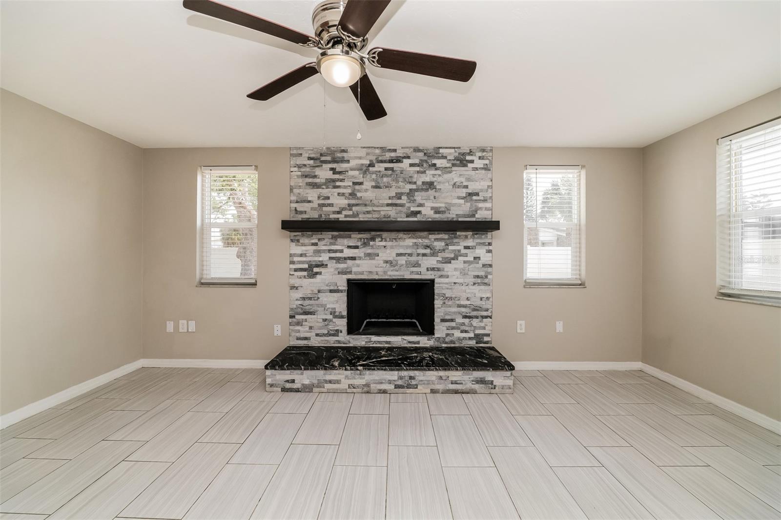 Image 4 of 21 For 8330 Broken Willow Lane