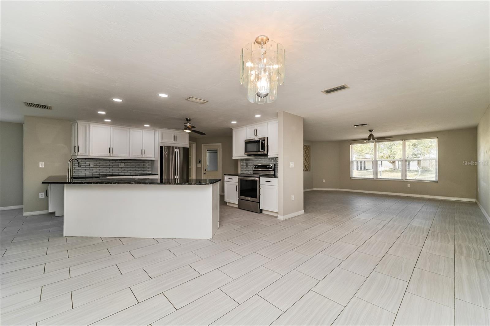 Image 5 of 21 For 8330 Broken Willow Lane