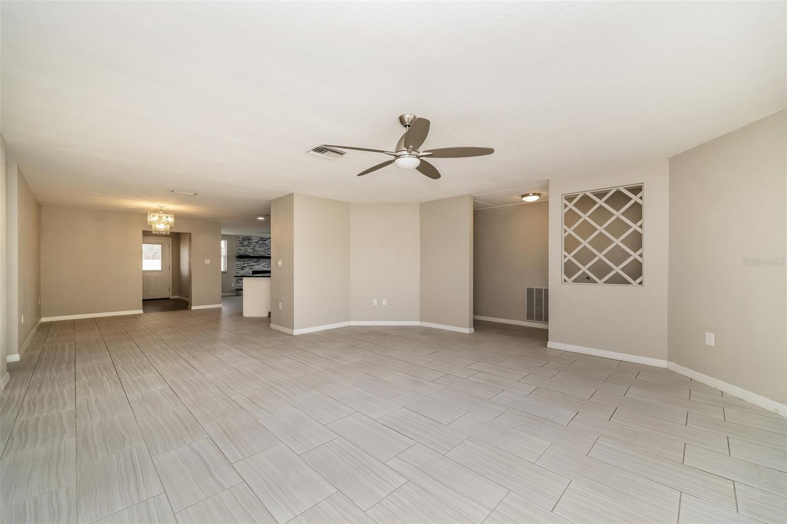 Image 6 of 21 For 8330 Broken Willow Lane