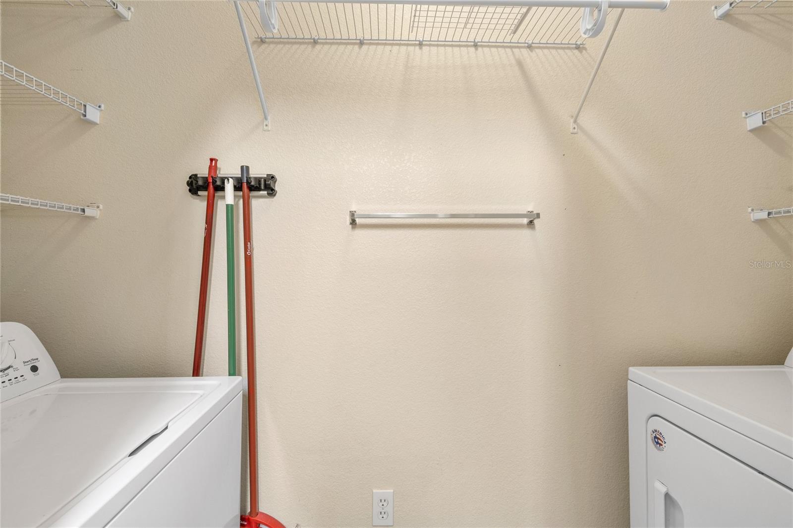 Image 11 of 46 For 431 Southern Pecan Circle 201