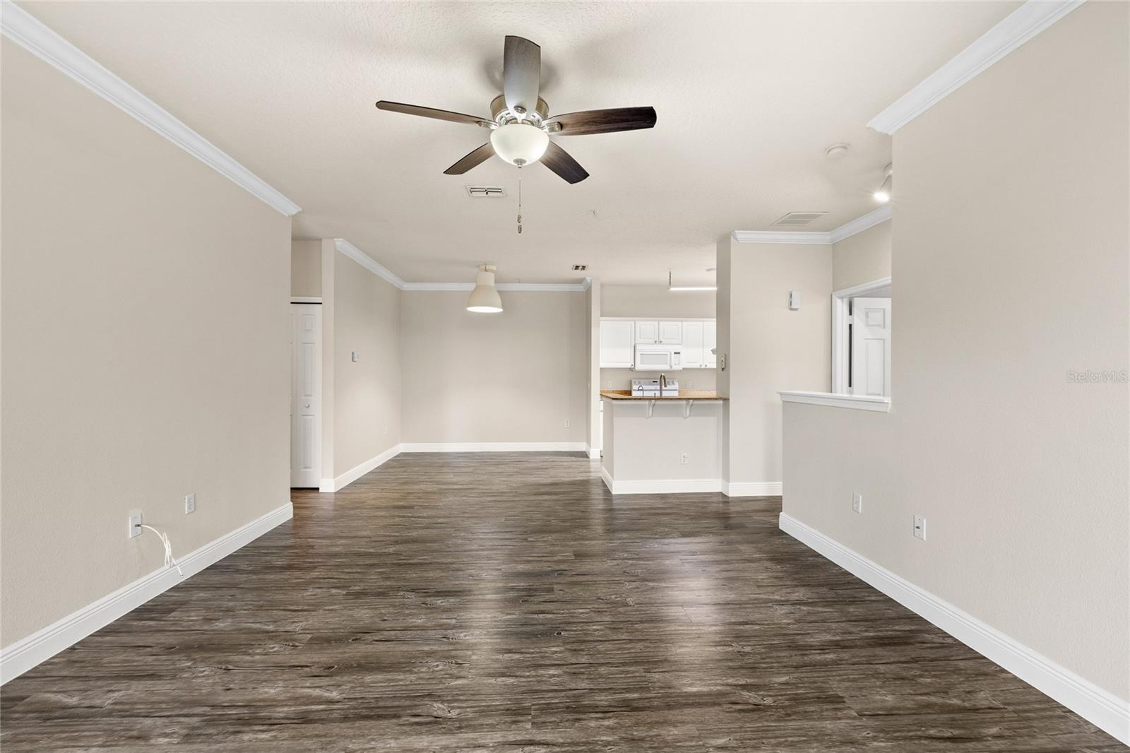 Image 16 of 46 For 431 Southern Pecan Circle 201