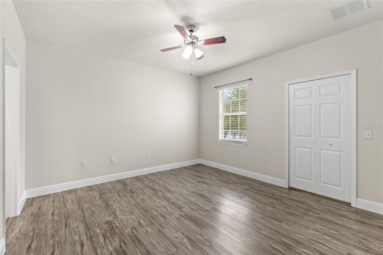 Image 17 of 46 For 431 Southern Pecan Circle 201