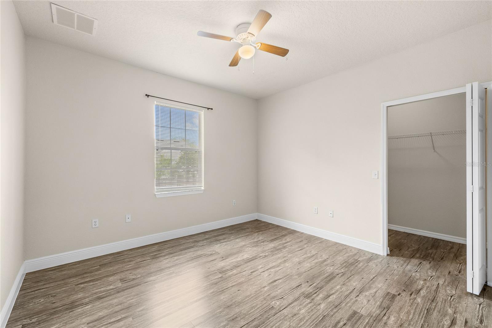 Image 24 of 46 For 431 Southern Pecan Circle 201