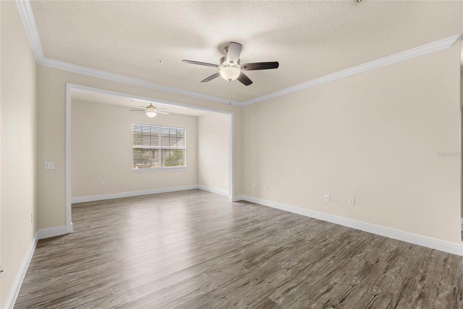 Image 7 of 46 For 431 Southern Pecan Circle 201