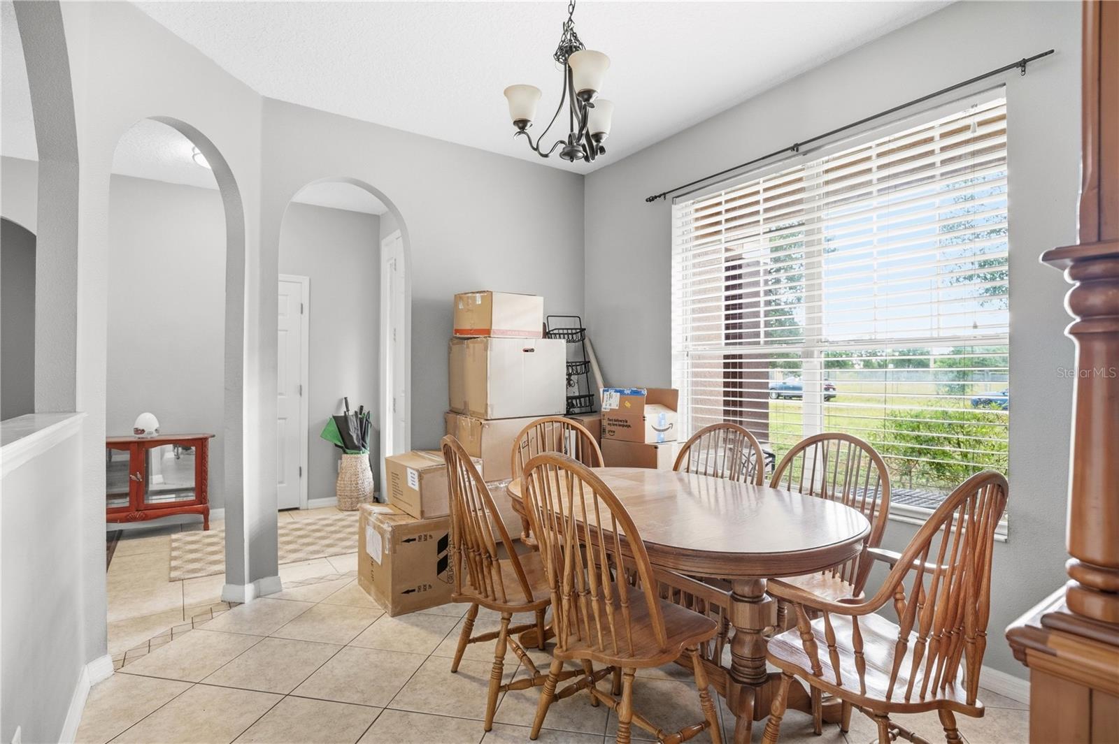 Image 10 of 32 For 860 Hart Avenue