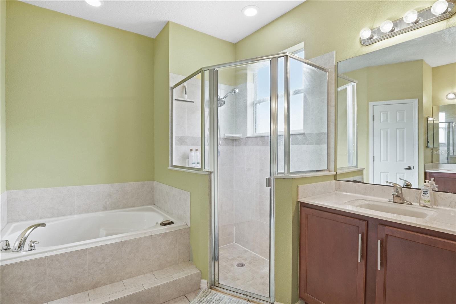 Image 19 of 32 For 860 Hart Avenue