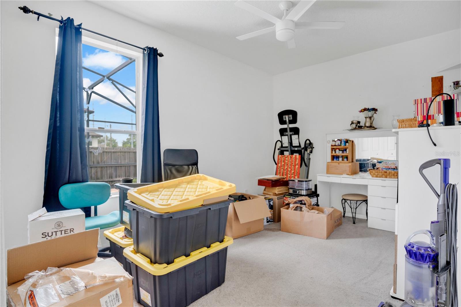 Image 22 of 32 For 860 Hart Avenue