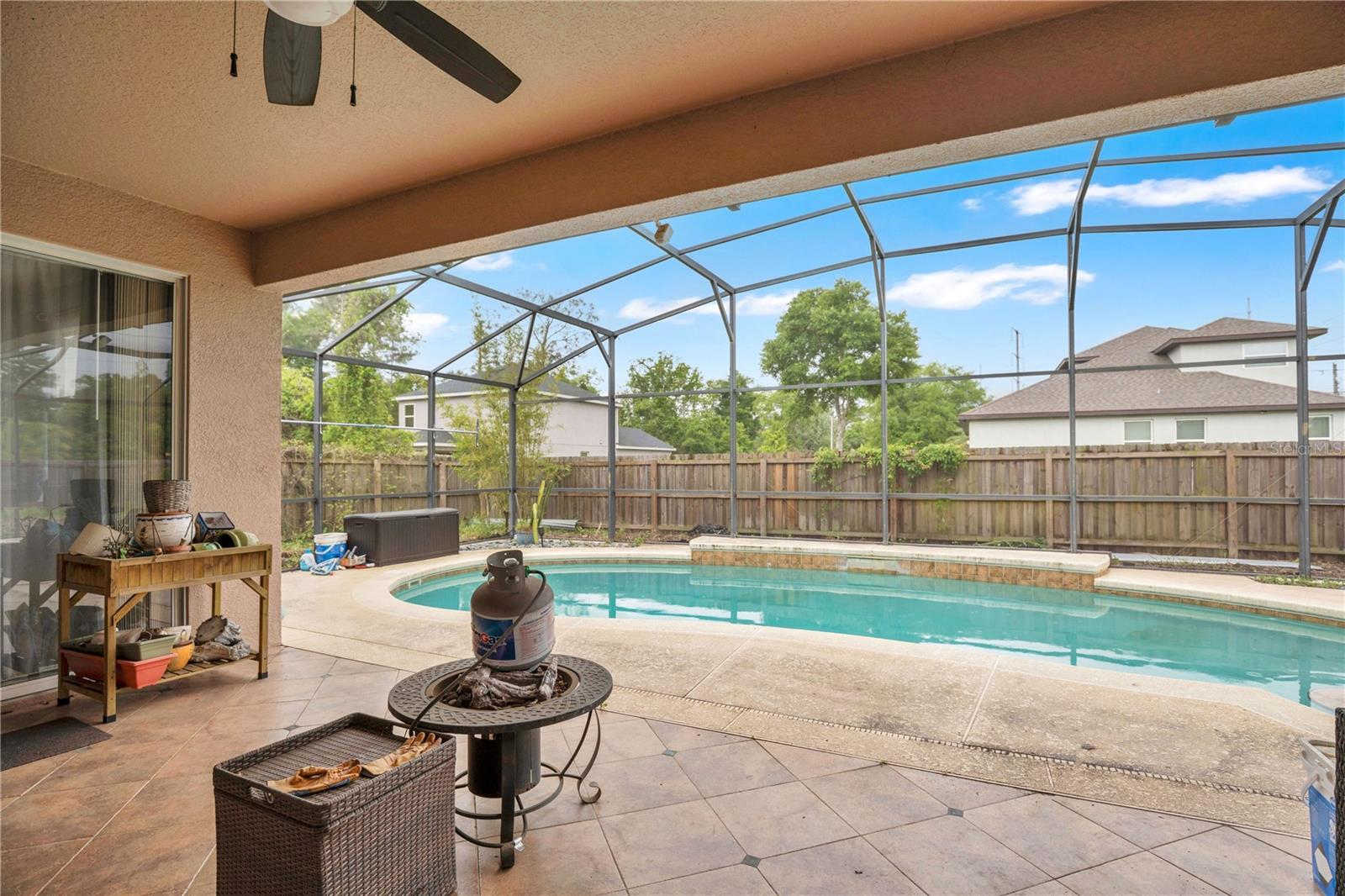 Image 24 of 32 For 860 Hart Avenue