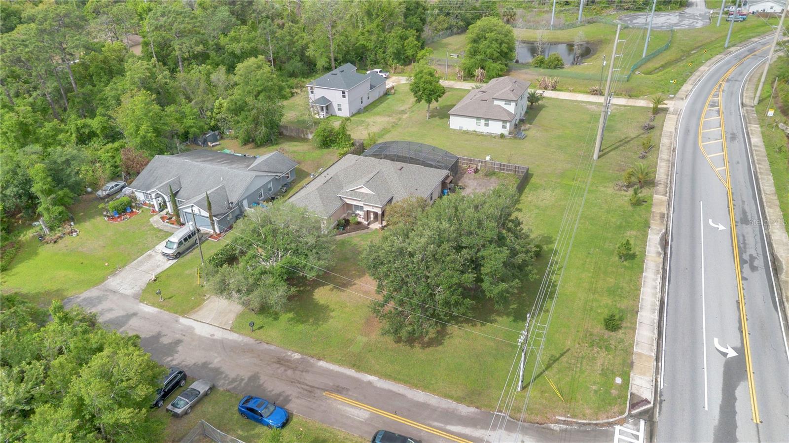 Image 26 of 32 For 860 Hart Avenue