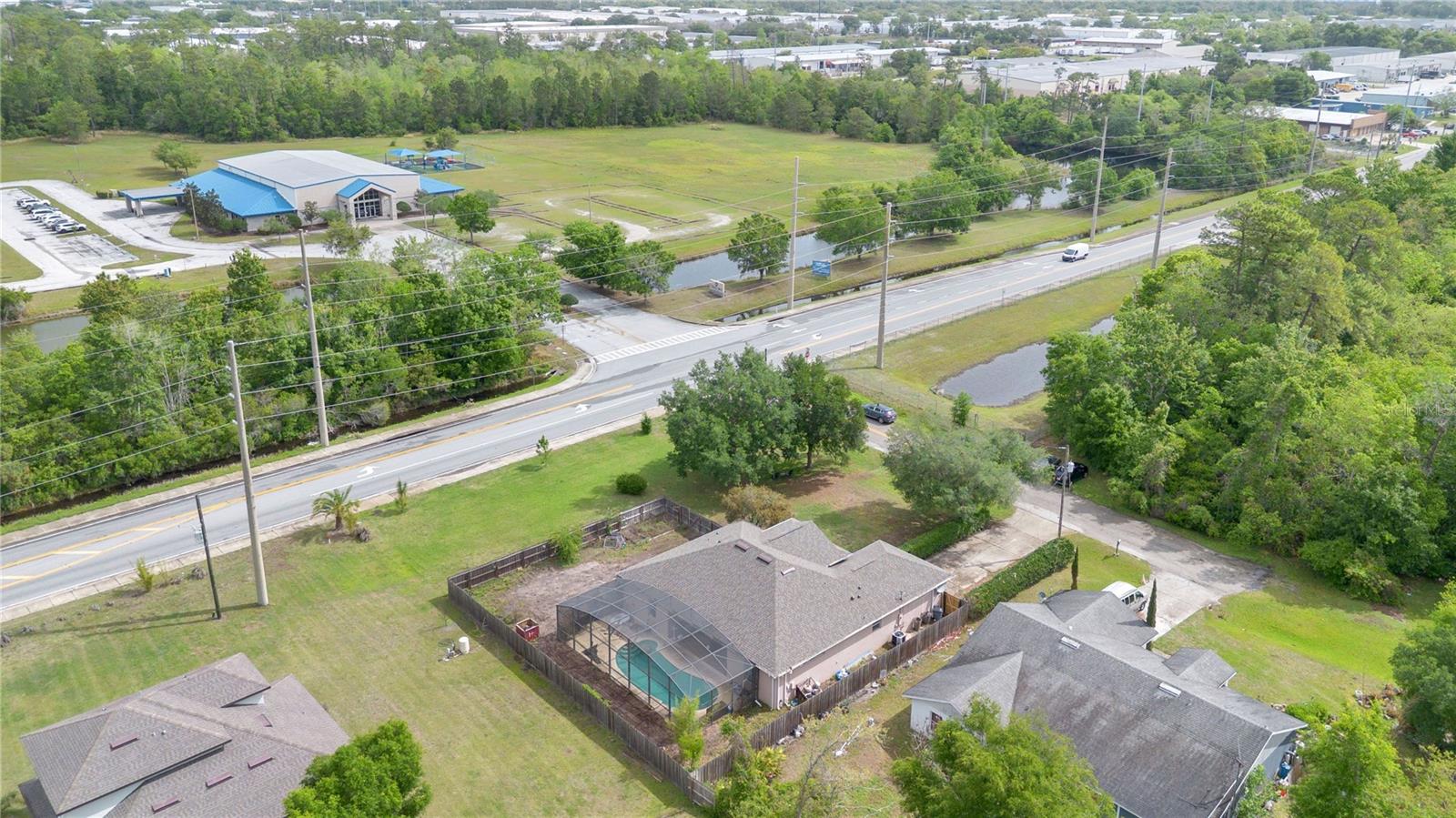 Image 27 of 32 For 860 Hart Avenue