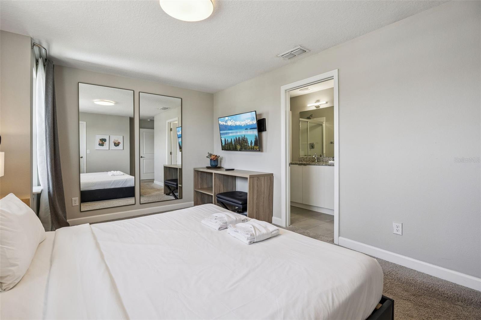 Image 18 of 55 For 8008 Formosa Valley Place