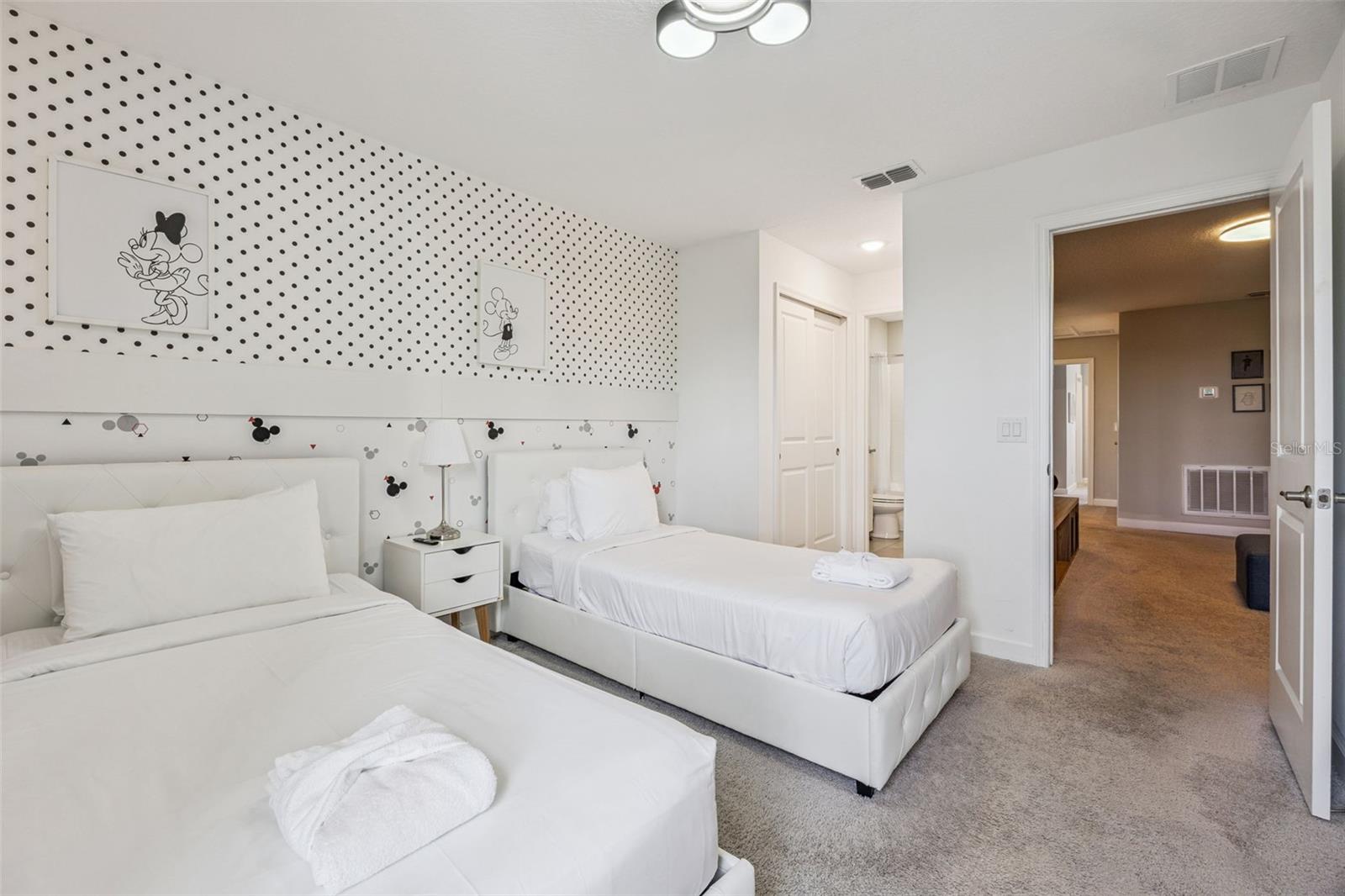 Image 19 of 55 For 8008 Formosa Valley Place