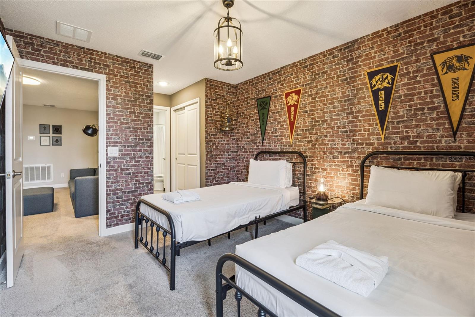 Image 22 of 55 For 8008 Formosa Valley Place