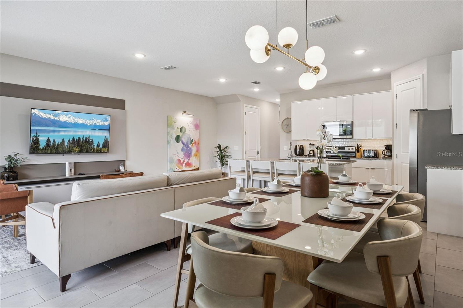 Image 6 of 55 For 8008 Formosa Valley Place