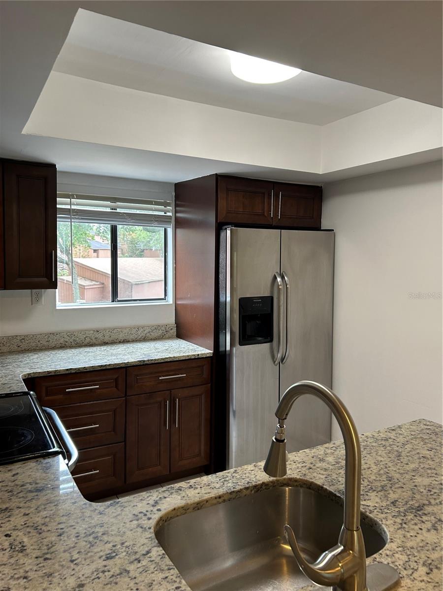 Image 7 of 30 For 958 Michigan Street B