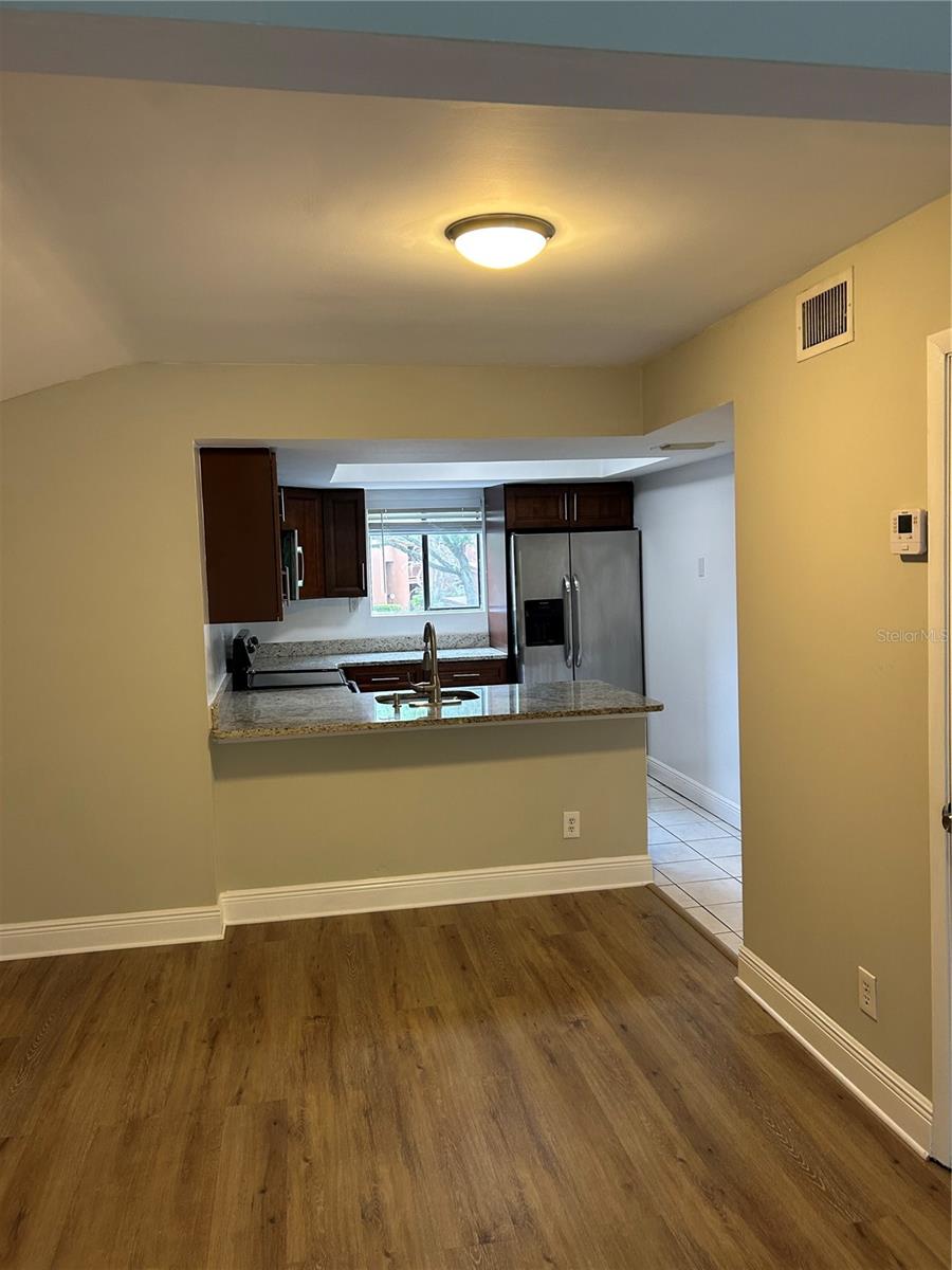 Image 9 of 30 For 958 Michigan Street B